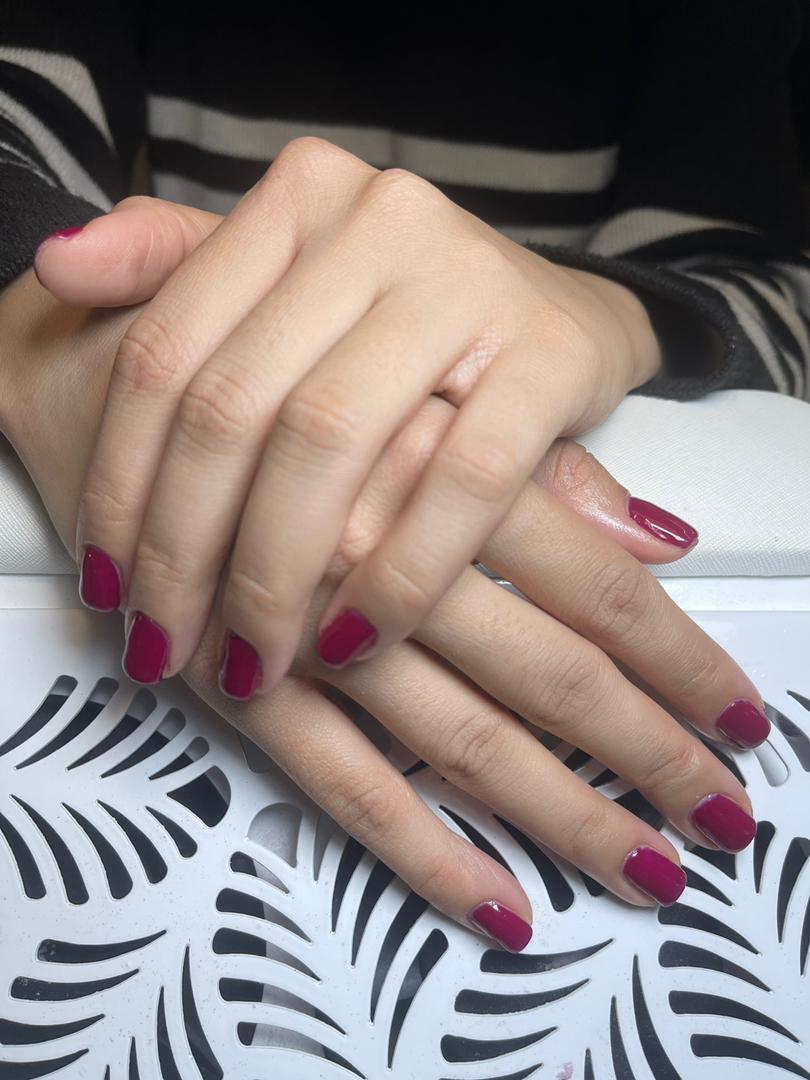 خدمات تخصصی ناخن هانیه در تهران